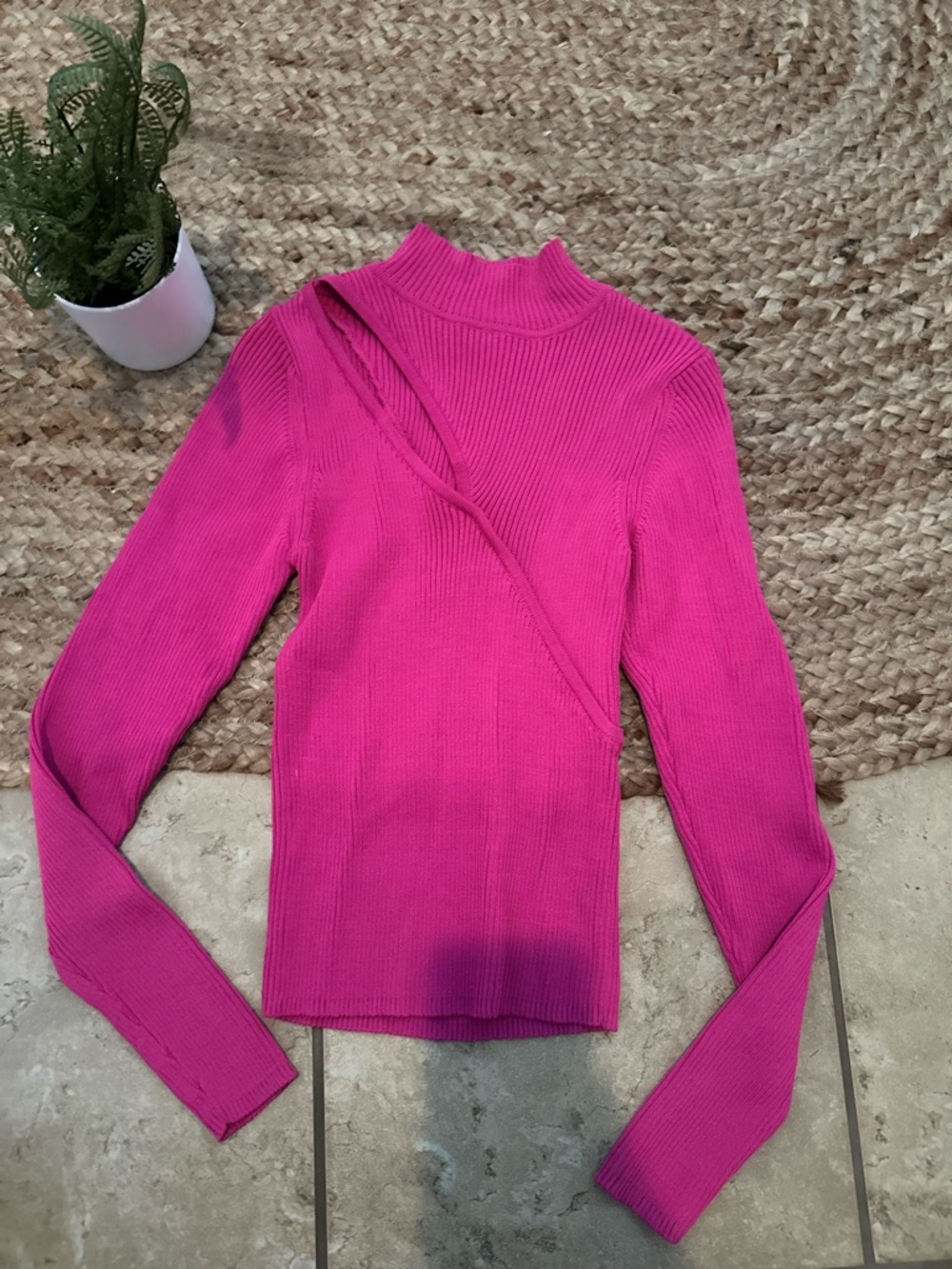 HOT PINK SWEATER